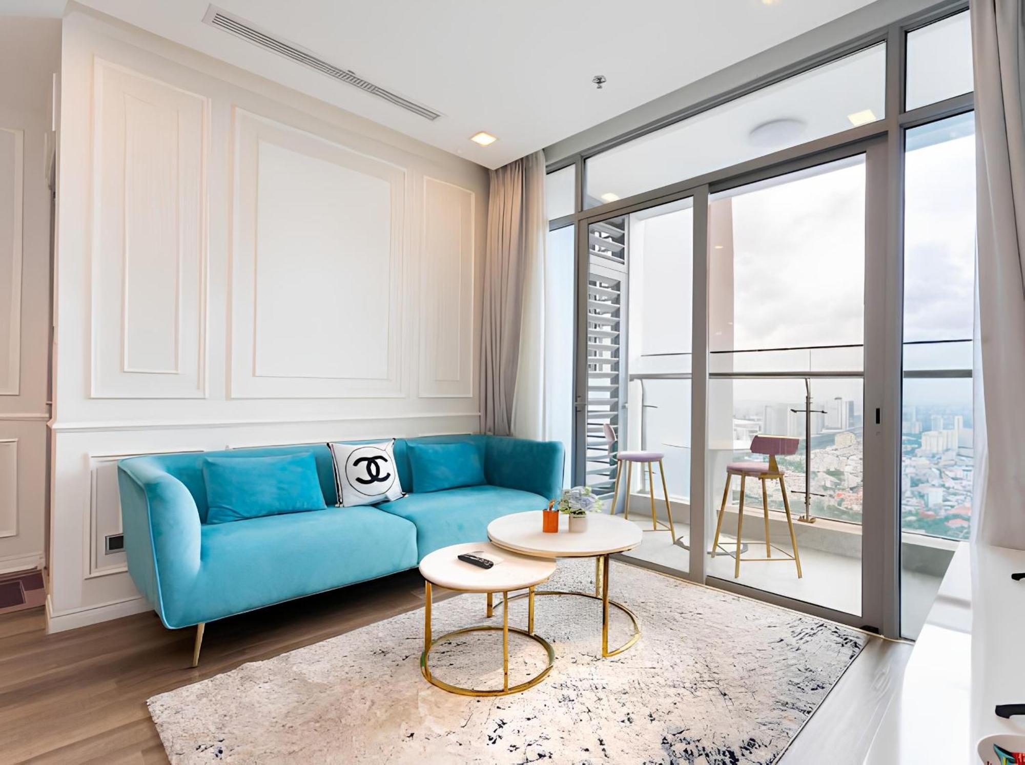 One-Bedroom Apartment with City View